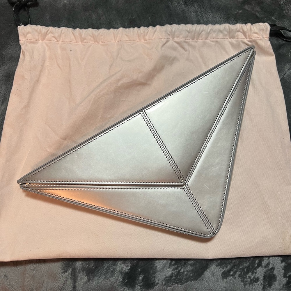 NWT Made in Italy - Cushnie et Ochs Silver Triangle Clutch